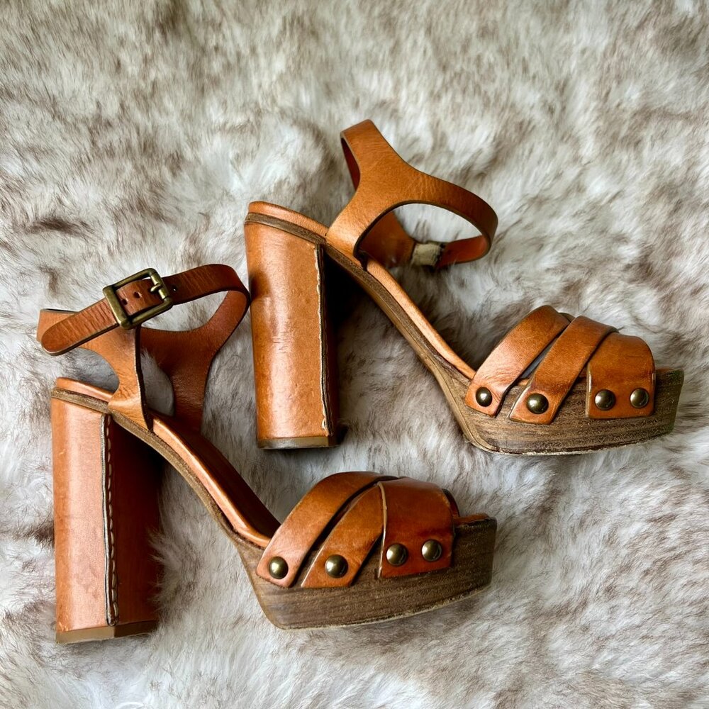 CHLOE leather platform sandals